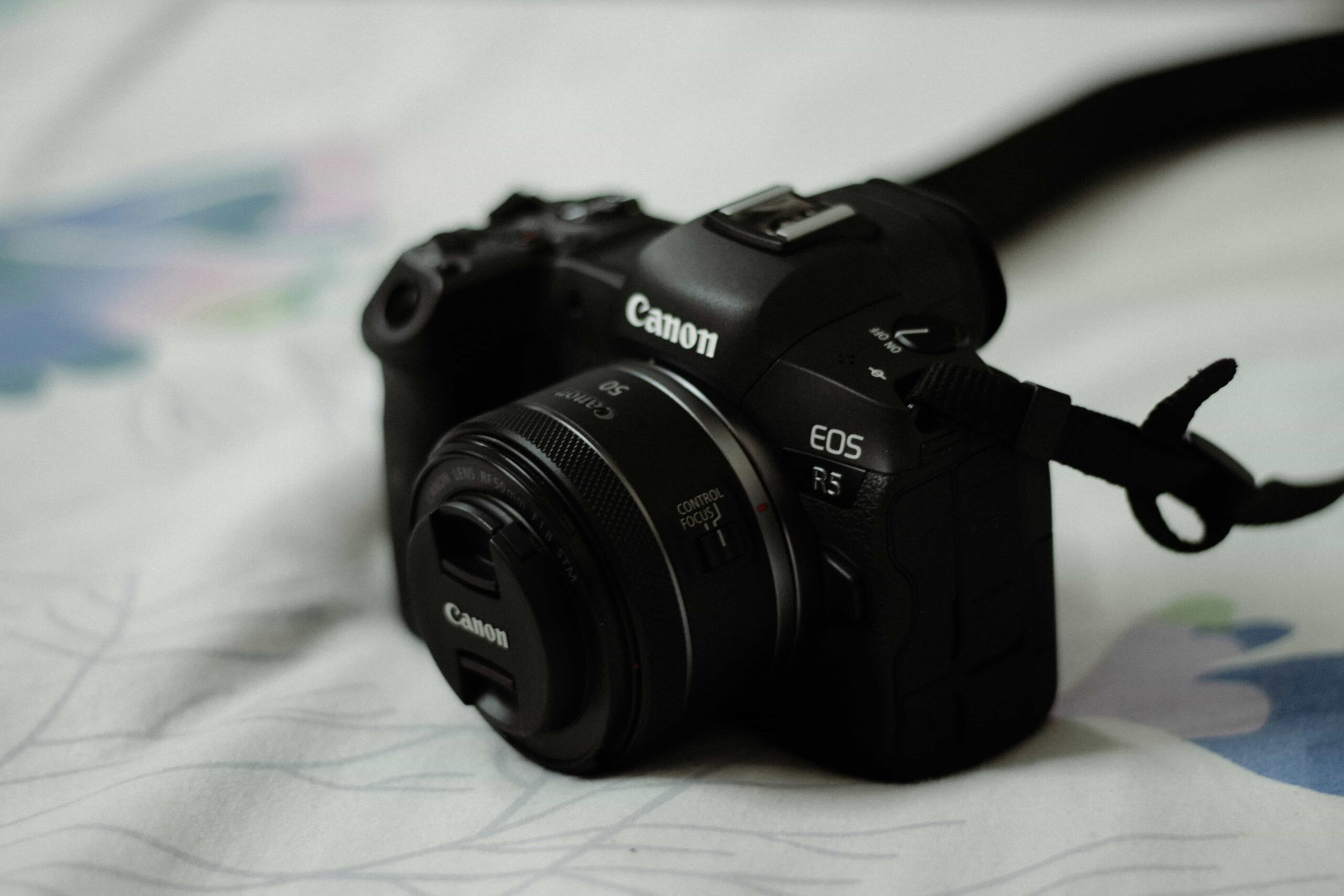 how to use DSLR camera?